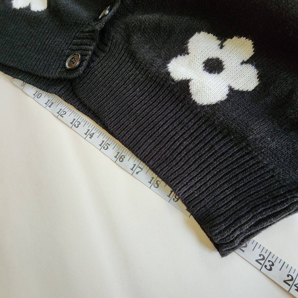 Just Polly New York Daisy Cardigan Black Crop Sweater Size Medium - Picture 9 of 9